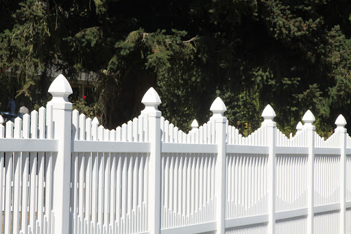 Vinyl Picket Fence Near Baton Rouge - Supreme Fencing